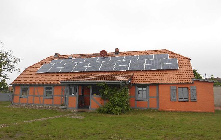 Fachwerkhaus mit Photovoltaik-Anlage